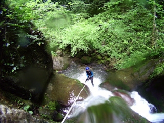  与 Gaia Aventure 一起溪降 